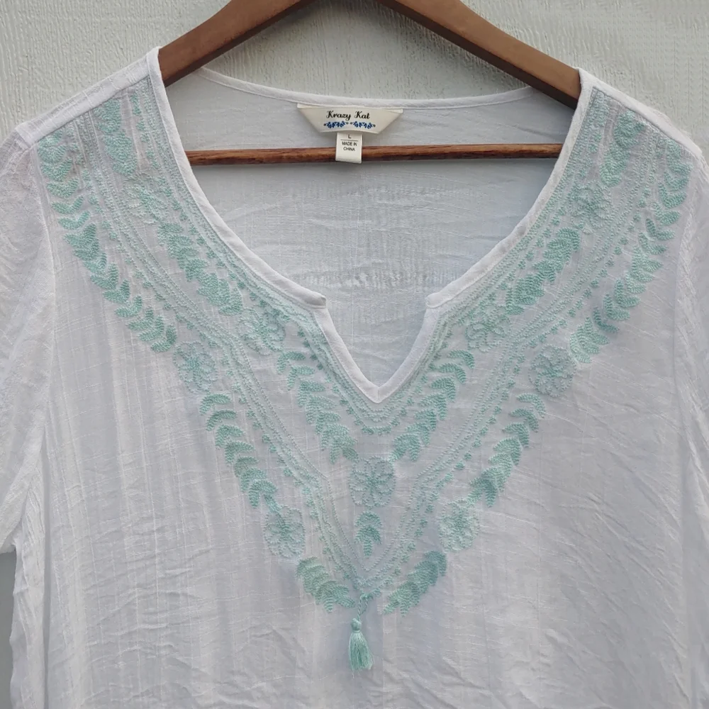 Krazy Kat White Top with Blue Accents Sheer Tassels Beach Top Large